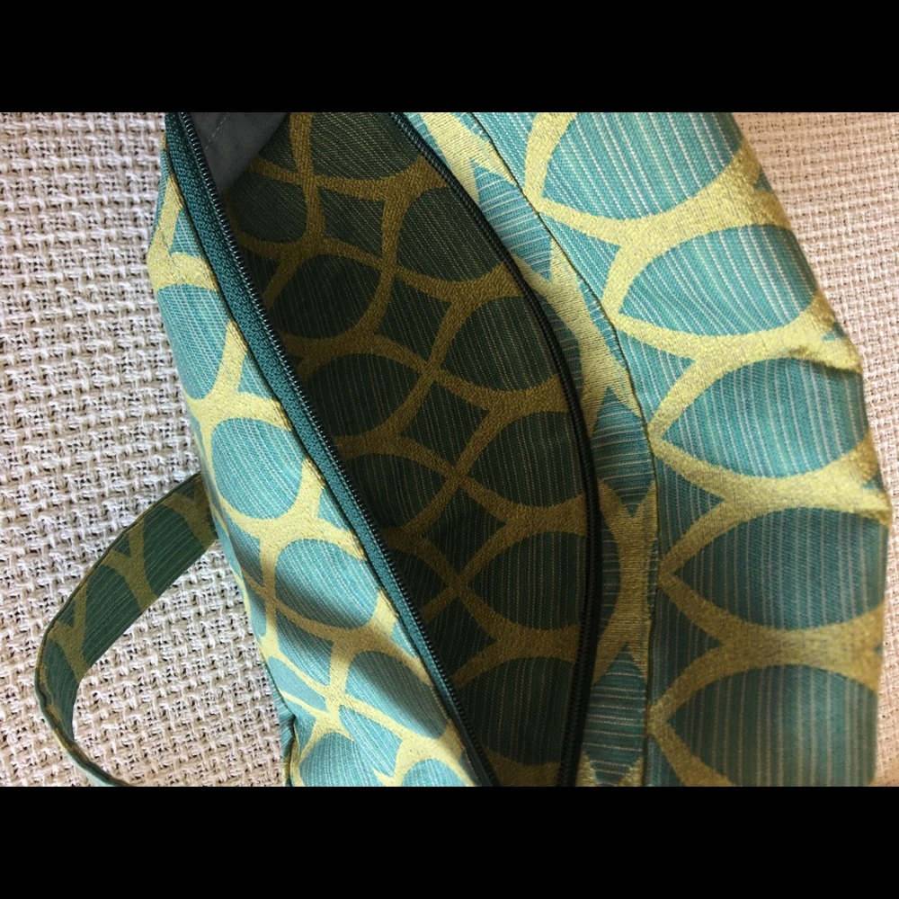 Patterned Messenger Bag - Picture 4 of 8